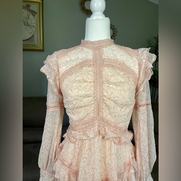 GORGEOUS NWT Floral Tiered Ruffle Dress Vici Exclusive x Fate Sz M Medium - Picture 7 of 14